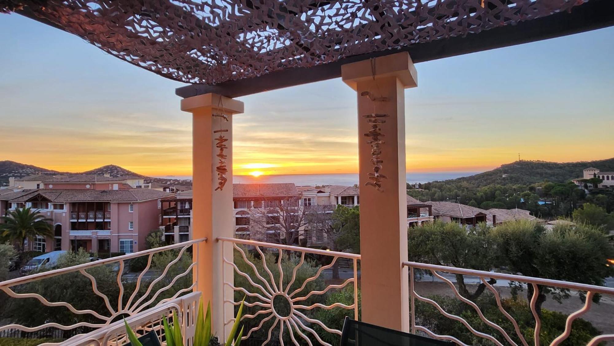 Saint-Raphael- Vue Mer Et Massif De L'Esterel Екстериор снимка